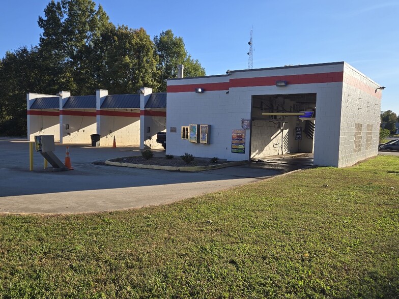 Car Wash Portfolio portefeuille de 5 propriétés à vendre sur LoopNet.ca - Photo du b timent - Image 3 de 35