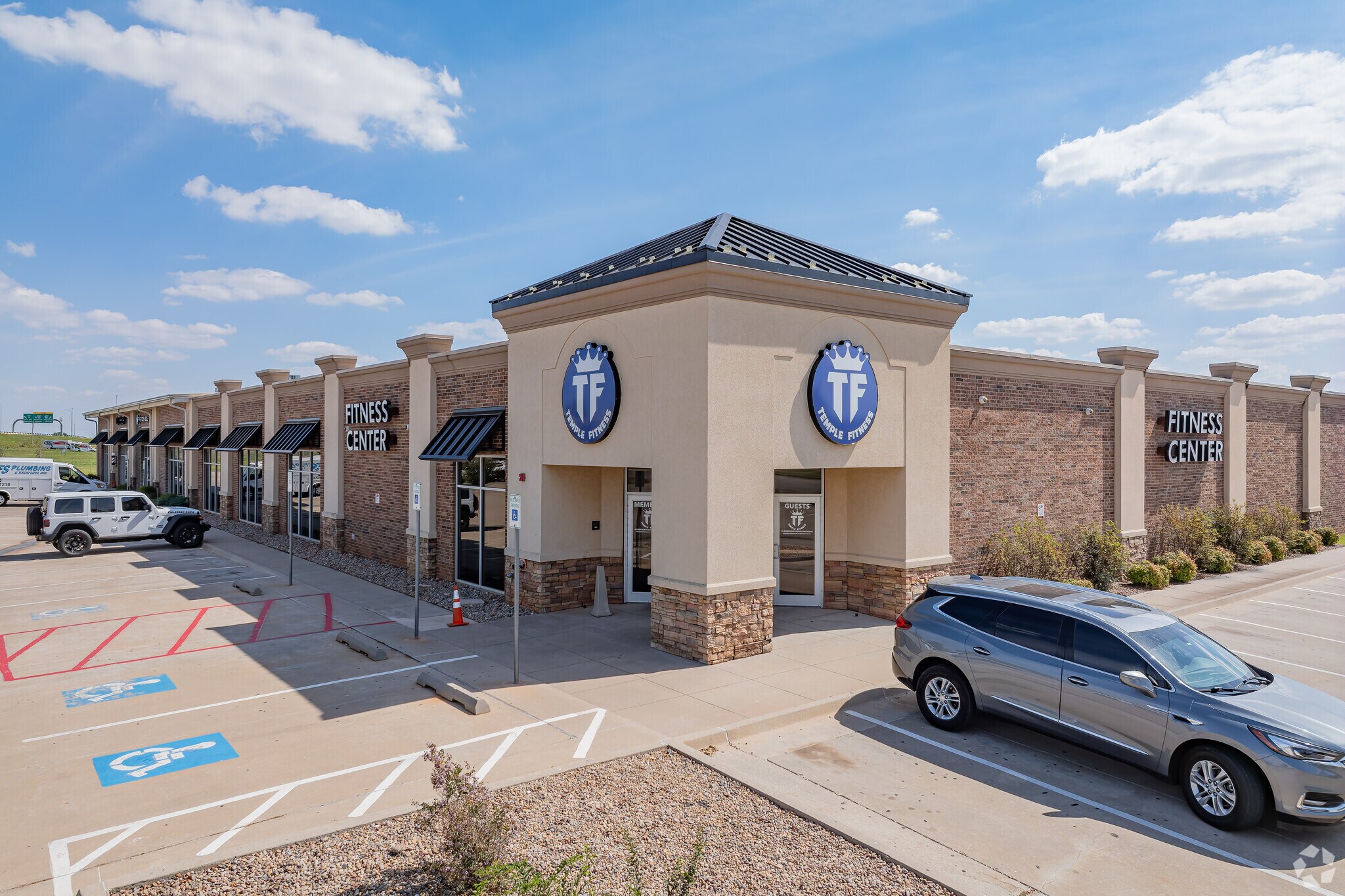 11300 W Reno Ave, Yukon, OK for lease Primary Photo- Image 1 of 6