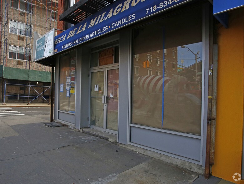 537 Court St, Brooklyn, NY à vendre - Photo du bâtiment - Image 2 de 14