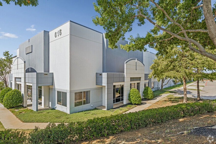 615 Westport Pky, Grapevine, TX for lease - Building Photo - Image 3 of 30