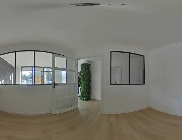 Office in Baillargues for lease - Building Photo - Image 1 of 4