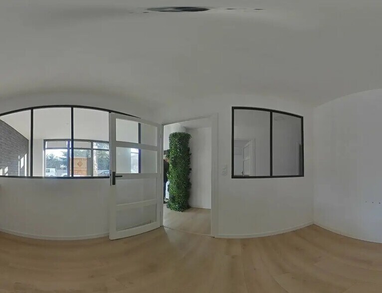 Bureau dans Baillargues à louer - Photo du bâtiment - Image 1 de 4