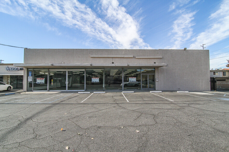 26081 Bouquet Canyon Rd, Santa Clarita, CA for lease - Building Photo - Image 1 of 33