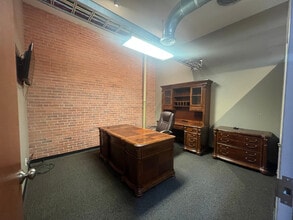 624 W Sheridan Ave, Oklahoma City, OK for lease Interior Photo- Image 2 of 5