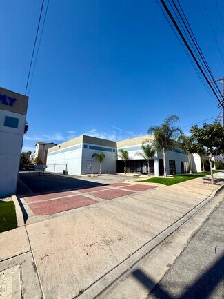 Plus de détails pour 2455 Lewis Ave, Signal Hill, CA - Industriel à vendre