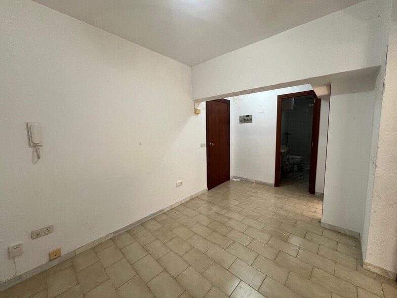 Office in Cáceres, Cáceres for sale - Building Photo - Image 2 of 7