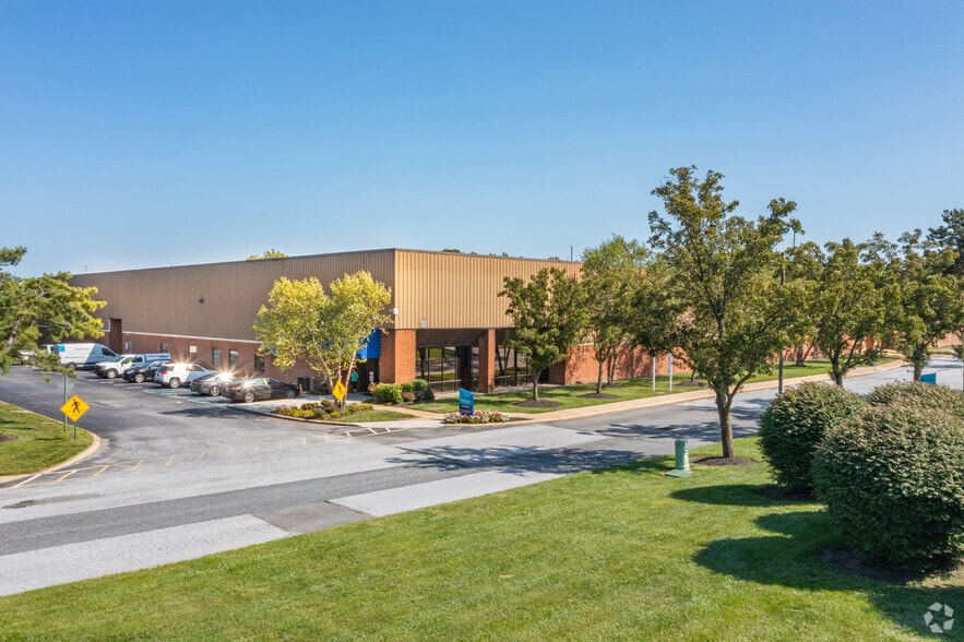 300 White Clay Center Dr, Newark, DE à louer - Photo du bâtiment - Image 3 de 8