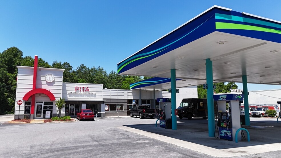 180 Mary Esther Blvd, Mary Esther, FL for sale - Building Photo - Image 2 of 17