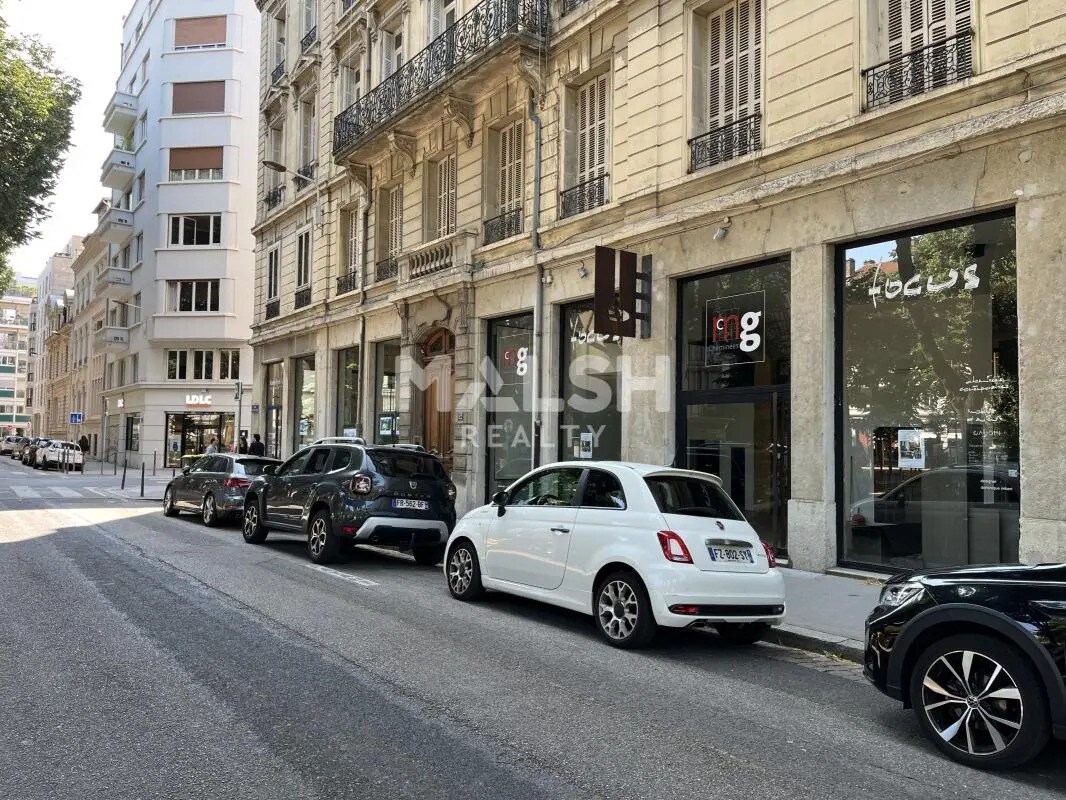 Retail in Lyon for lease Building Photo- Image 1 of 8