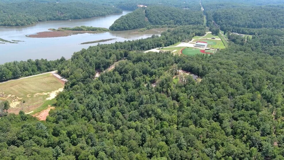 3645 Yancey Rd, Marion, NC à vendre - Vidéo sur l’inscription commerciale - Image 2 de 38