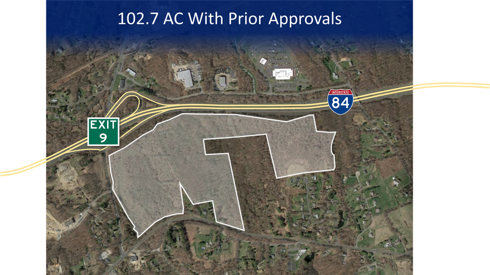 10 Hawleyville Rd, Newtown, CT à vendre - Photo du bâtiment - Image 1 de 4