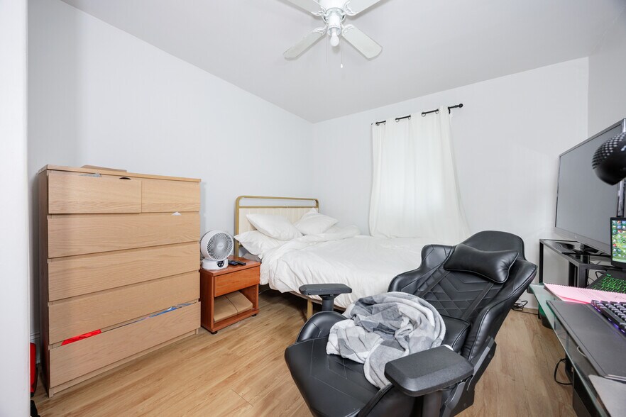 84 W Durham St, Kawartha Lakes, ON à vendre - Photo du bâtiment - Image 3 de 40