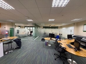 Unit 3 Bell Lane Office Village, Little Chalfont, Amersham à louer Photo du bâtiment- Image 2 de 2