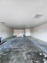 2600 NE Division St, Bend, OR à louer Photo intérieure- Image 1 de 1