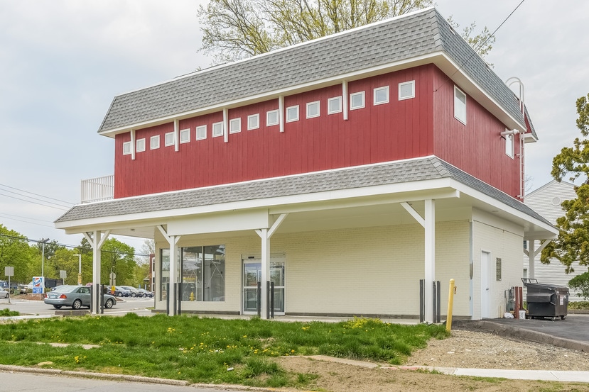 1110 E Main St, Stamford, CT for sale - Building Photo - Image 2 of 5