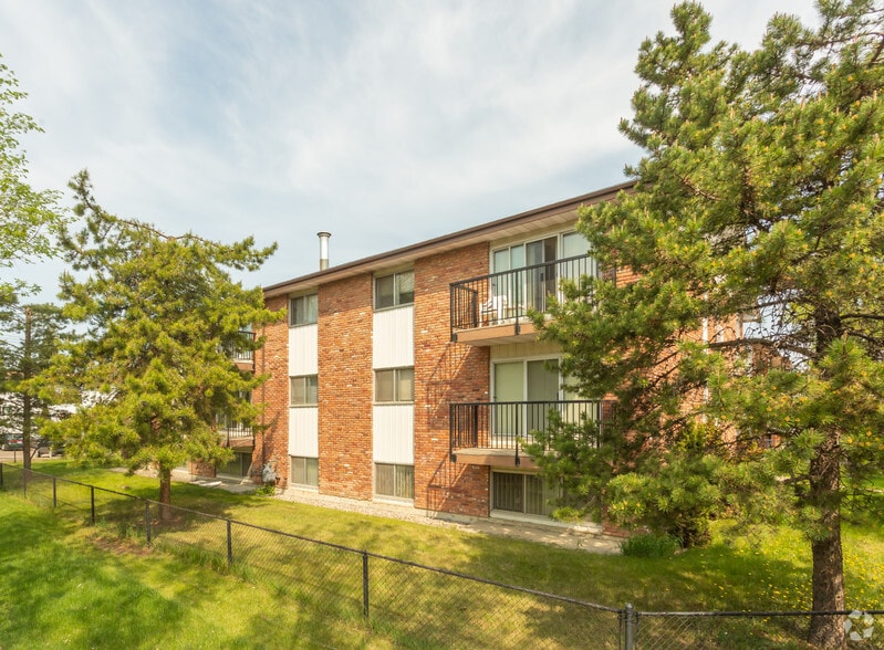 11908 102nd St NW, Edmonton, AB for sale - Primary Photo - Image 1 of 1