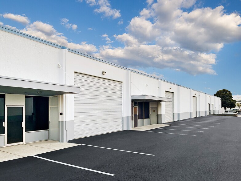 255-263 Utah Ave, South San Francisco, CA à louer - Photo du bâtiment - Image 3 de 6