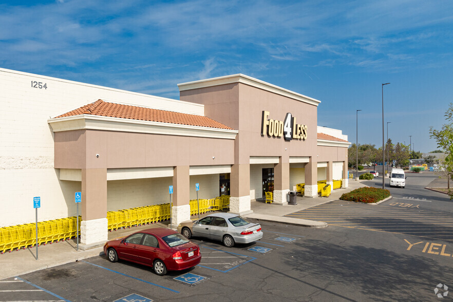 1290 W Henderson Ave, Porterville, CA for sale - Primary Photo - Image 1 of 1