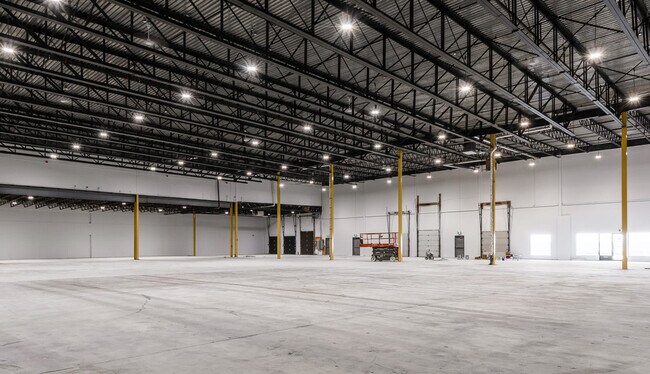 Plus de détails pour 830 Av Godin, Québec, QC - Industriel à louer
