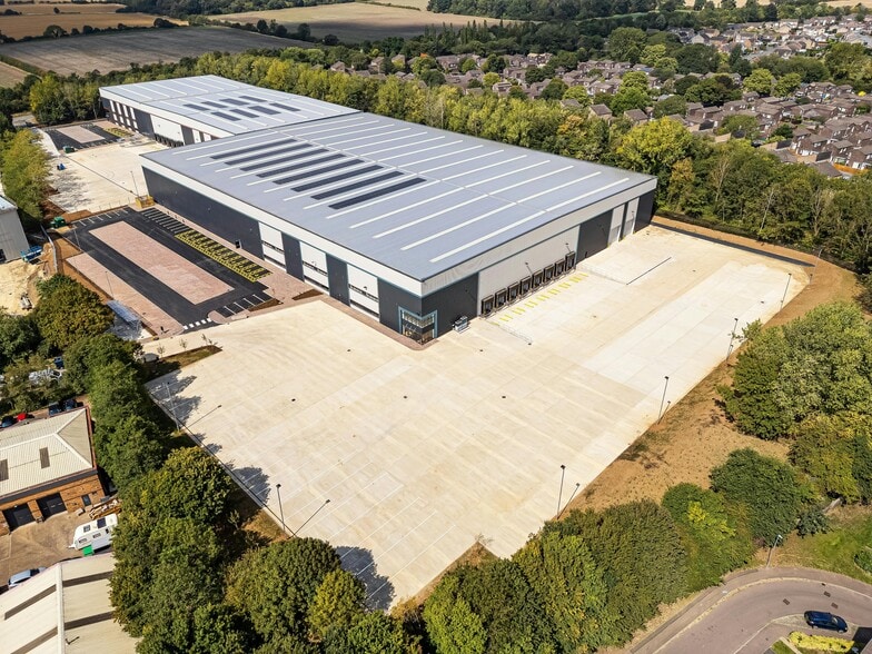 80 Saxon Way E, Corby à louer - Photo du bâtiment - Image 3 de 9