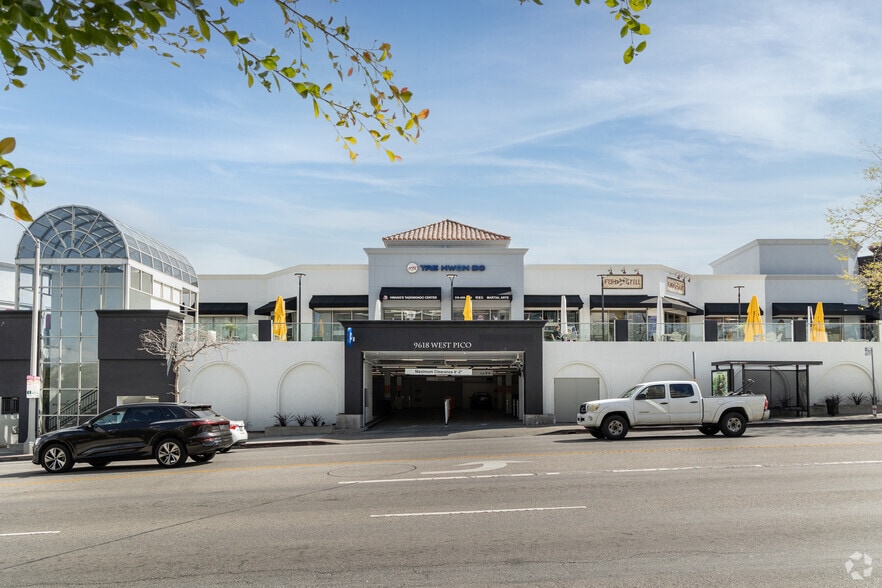 9616-9618 W Pico Blvd, Los Angeles, CA à louer - Photo du bâtiment - Image 2 de 7