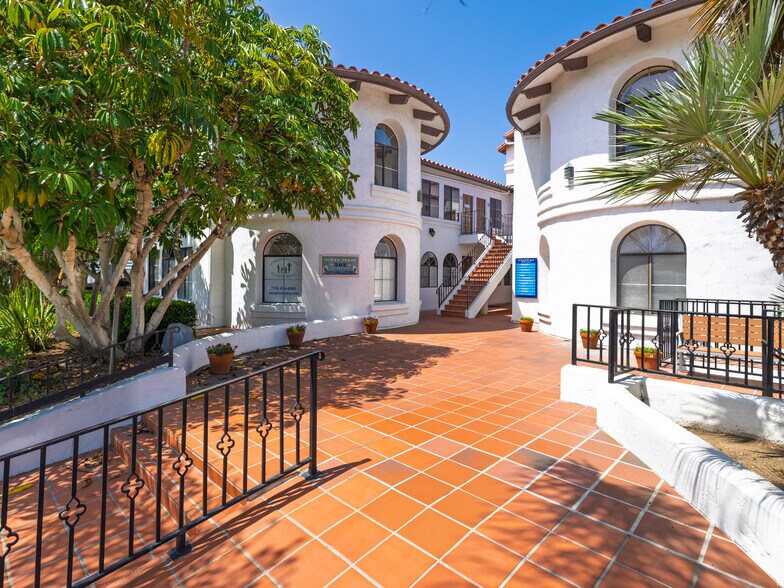 302 W Grand Ave, El Segundo, CA à louer - Photo du bâtiment - Image 2 de 25