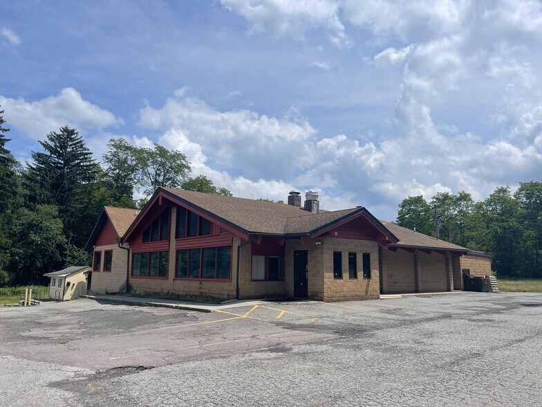 732 Hamlin Hwy, Lake Ariel, PA à vendre - Photo du bâtiment - Image 1 de 22