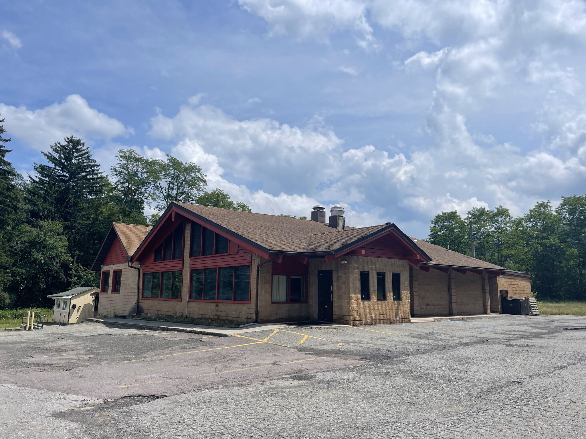 732 Hamlin Hwy, Lake Ariel, PA à vendre Photo du bâtiment- Image 1 de 23
