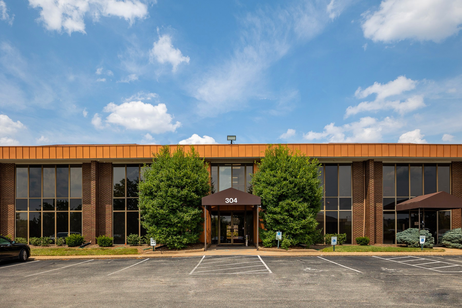 304 Whittington Pky, Louisville, KY for lease Building Photo- Image 1 of 11