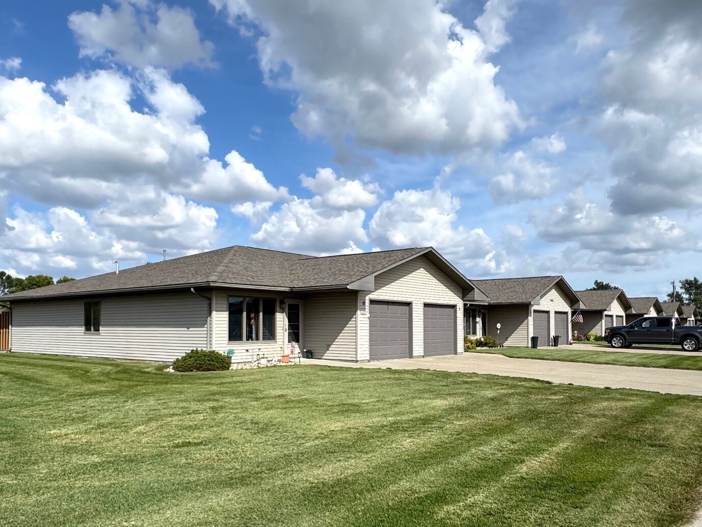 1600 Country Dr, Mitchell, SD à vendre Photo principale- Image 1 de 2