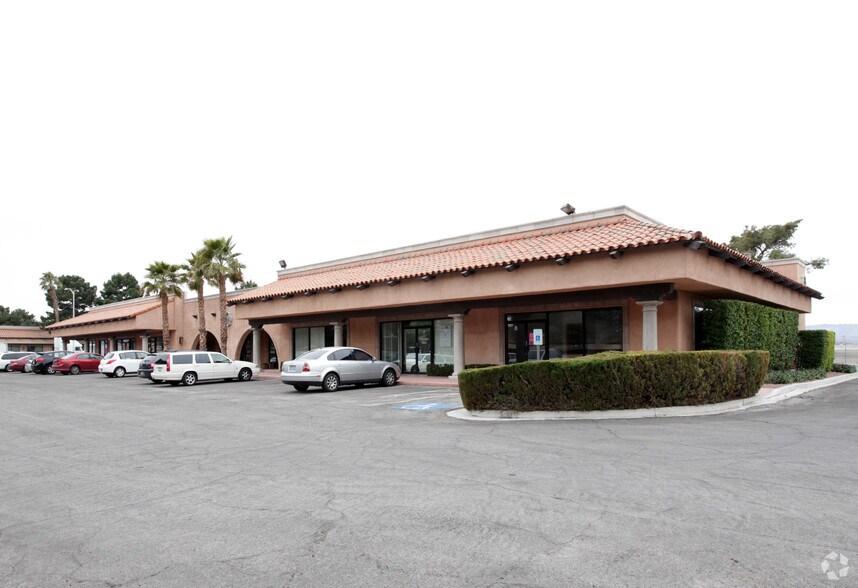 6330 S Eastern Ave, Las Vegas, NV à louer - Photo du bâtiment - Image 2 de 103