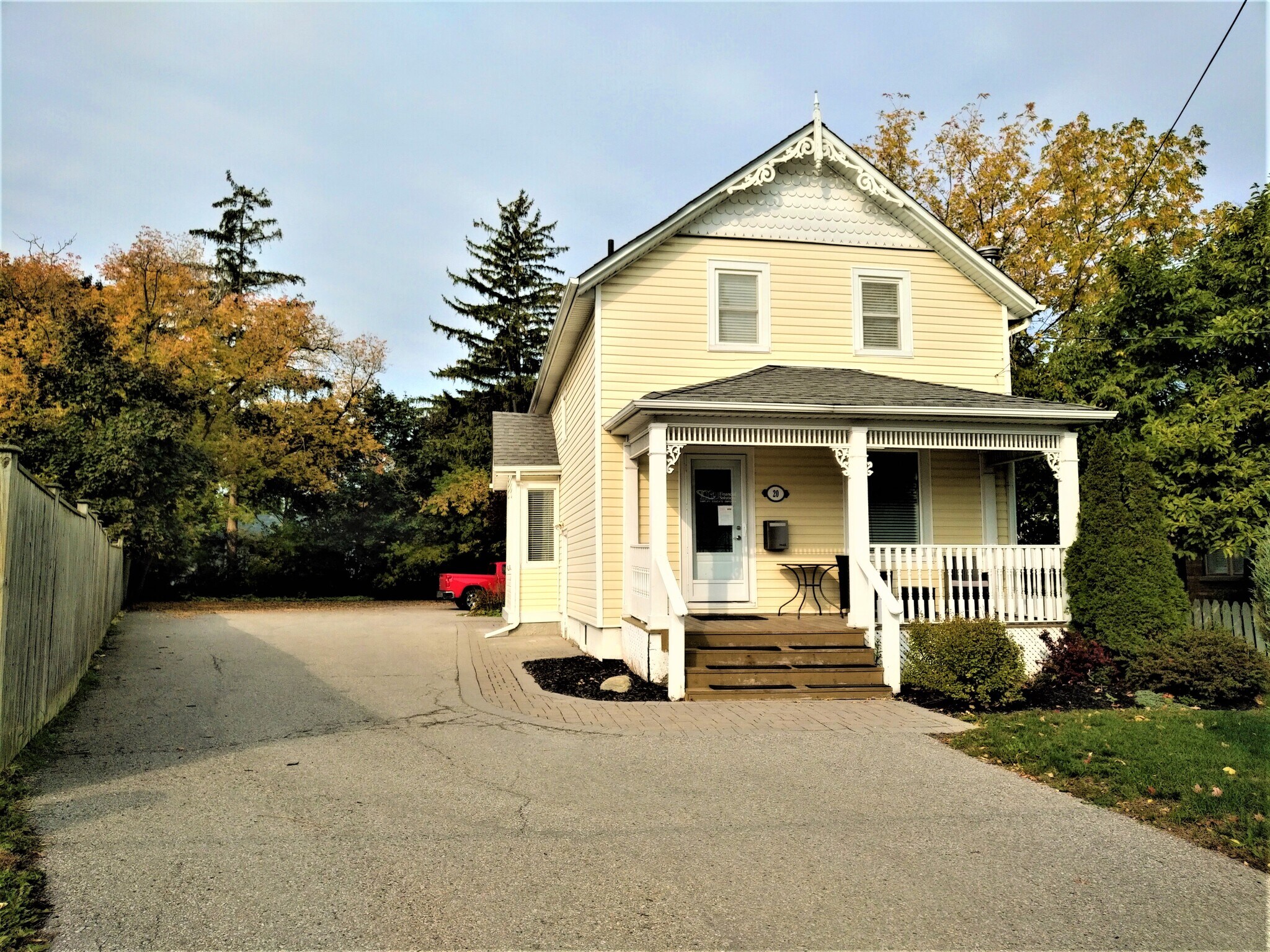 20 Baldwin St, Whitby, ON à vendre Photo du bâtiment- Image 1 de 1