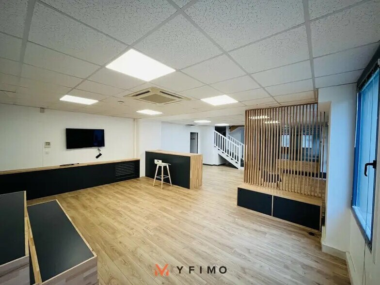 Flex in Croissy-sur-Seine for sale - Building Photo - Image 3 of 7