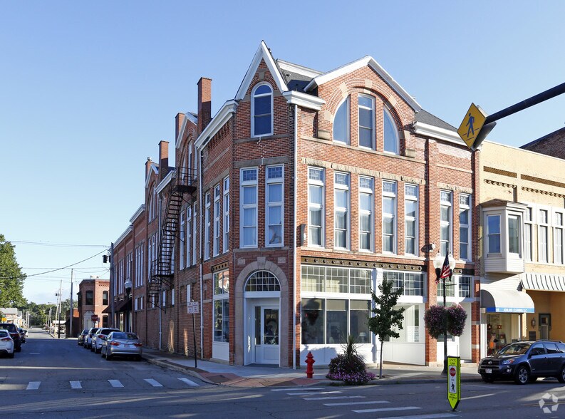 52 W Main St, Ashland, OH for lease - Primary Photo - Image 1 of 5