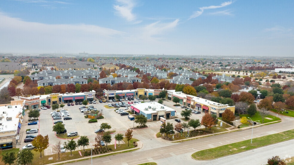 2710 Western Center Blvd, Fort Worth, TX for sale - Building Photo - Image 3 of 31