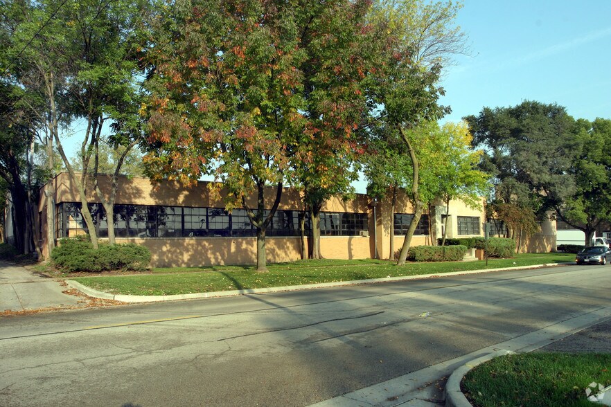 325 N 4th St, Libertyville, IL à louer - Photo principale - Image 2 de 10