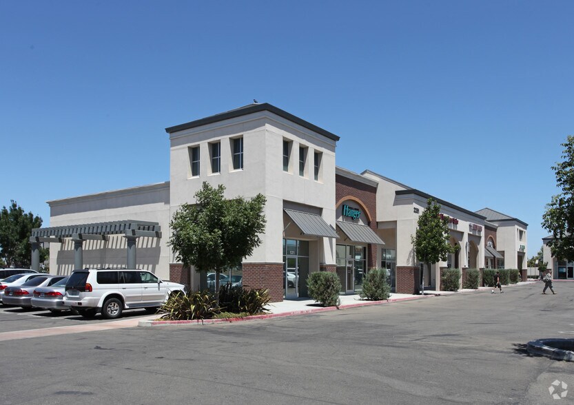 2231-2271 W Grant Line Rd, Tracy, CA à louer - Photo principale - Image 2 de 4