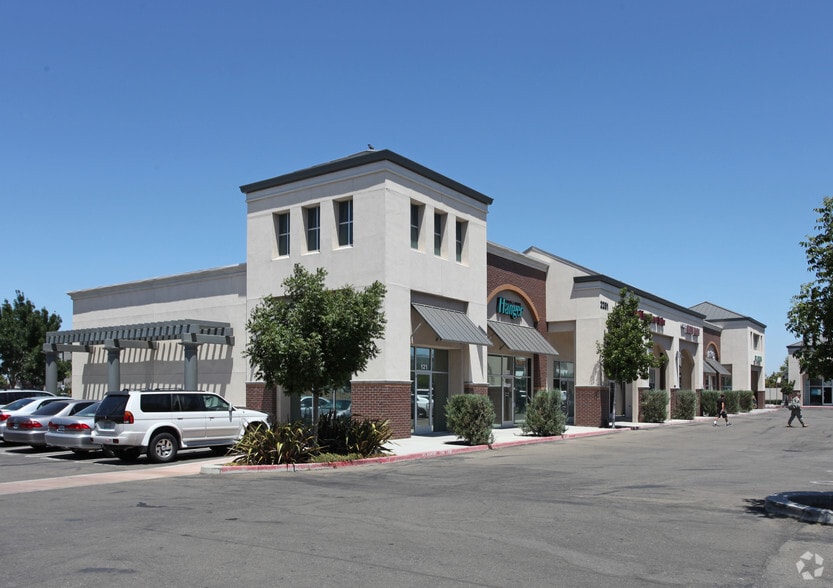 2231-2271 W Grant Line Rd, Tracy, CA for lease - Primary Photo - Image 2 of 4