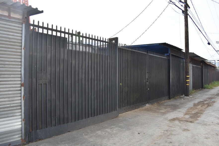 8614-8616 Mettler St, Los Angeles, CA for sale - Building Photo - Image 2 of 5