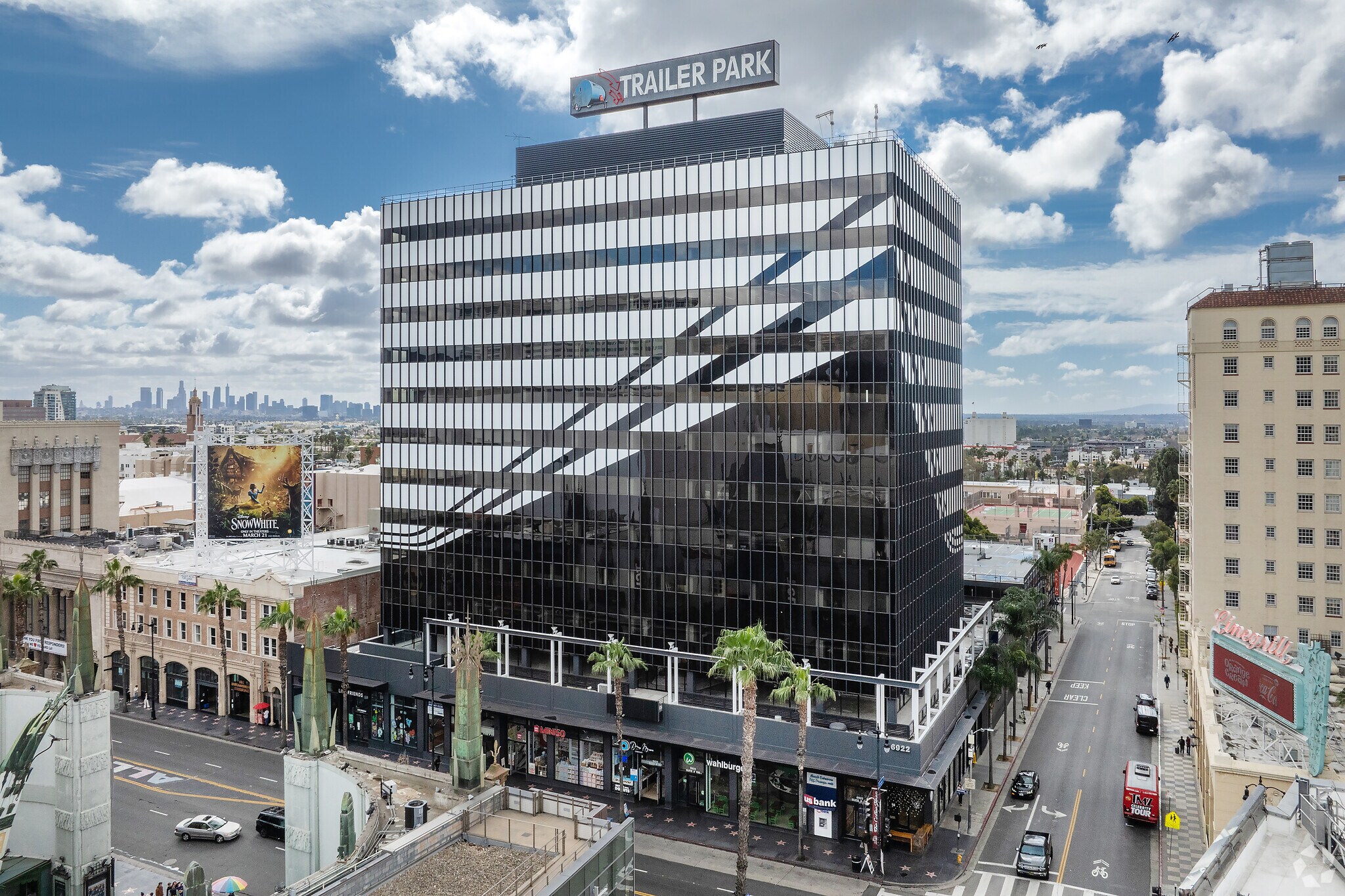 6922 Hollywood Blvd, Los Angeles, CA à louer Photo du bâtiment- Image 1 de 23