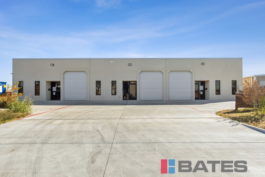 4710 Carol Ln, Dallas, TX for lease - Building Photo - Image 2 of 20