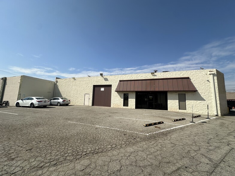 1641 Maria St, Burbank, CA for lease - Building Photo - Image 2 of 11