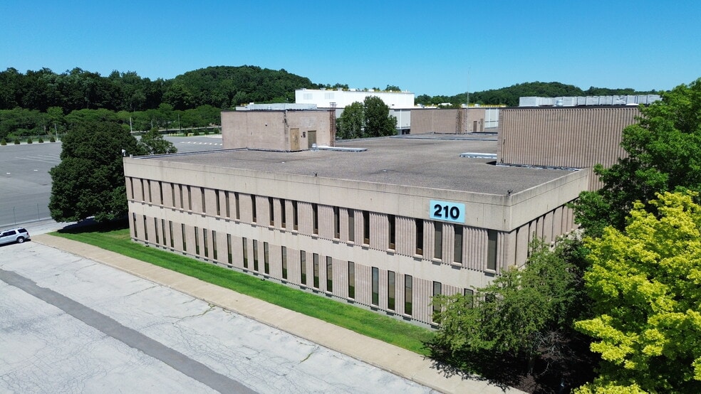 2070 Route 52, Hopewell Junction, NY for lease - Building Photo - Image 1 of 5