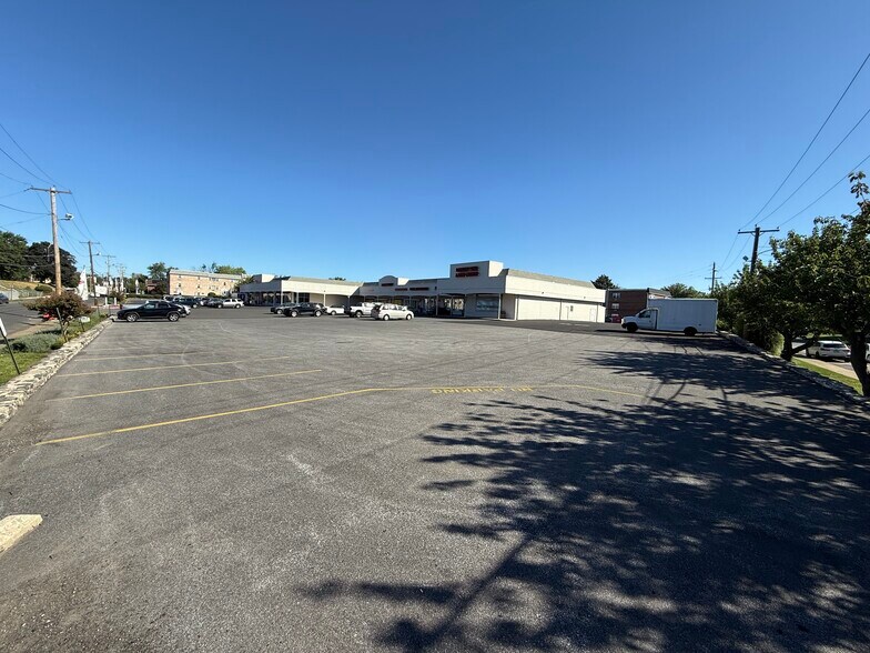 601-617 Cedar Ave, Yeadon, PA à louer - Photo du bâtiment - Image 3 de 27
