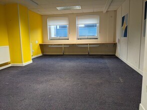 3 Grove Pl, Swansea for lease Interior Photo- Image 1 of 8