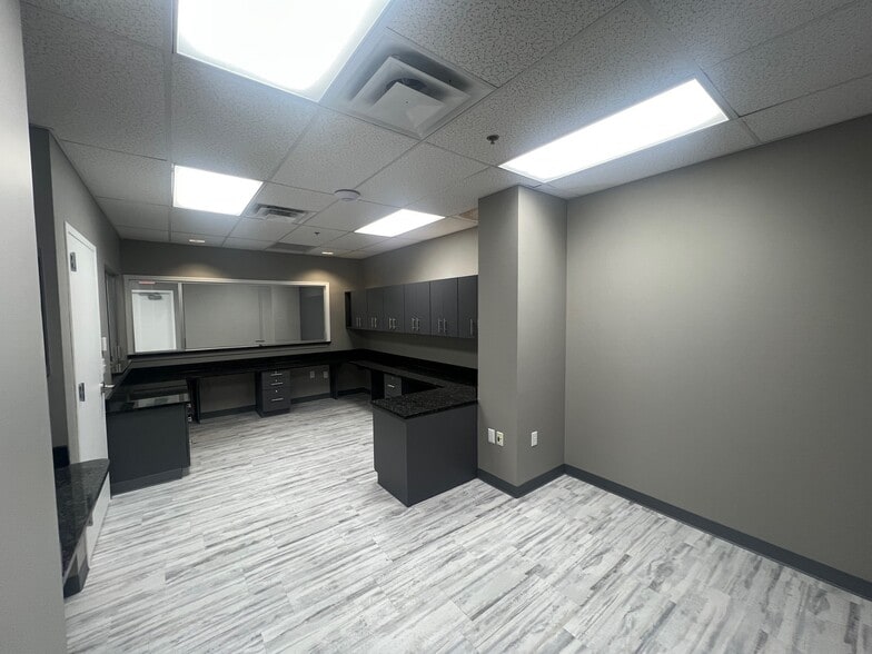 4260 Glendale Milford Rd, Blue Ash, OH for lease - Building Photo - Image 3 of 24