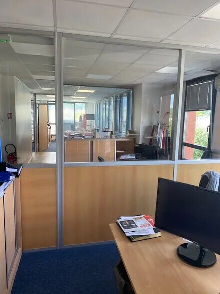 Office in Croissy-sur-Seine for lease - Building Photo - Image 2 of 10