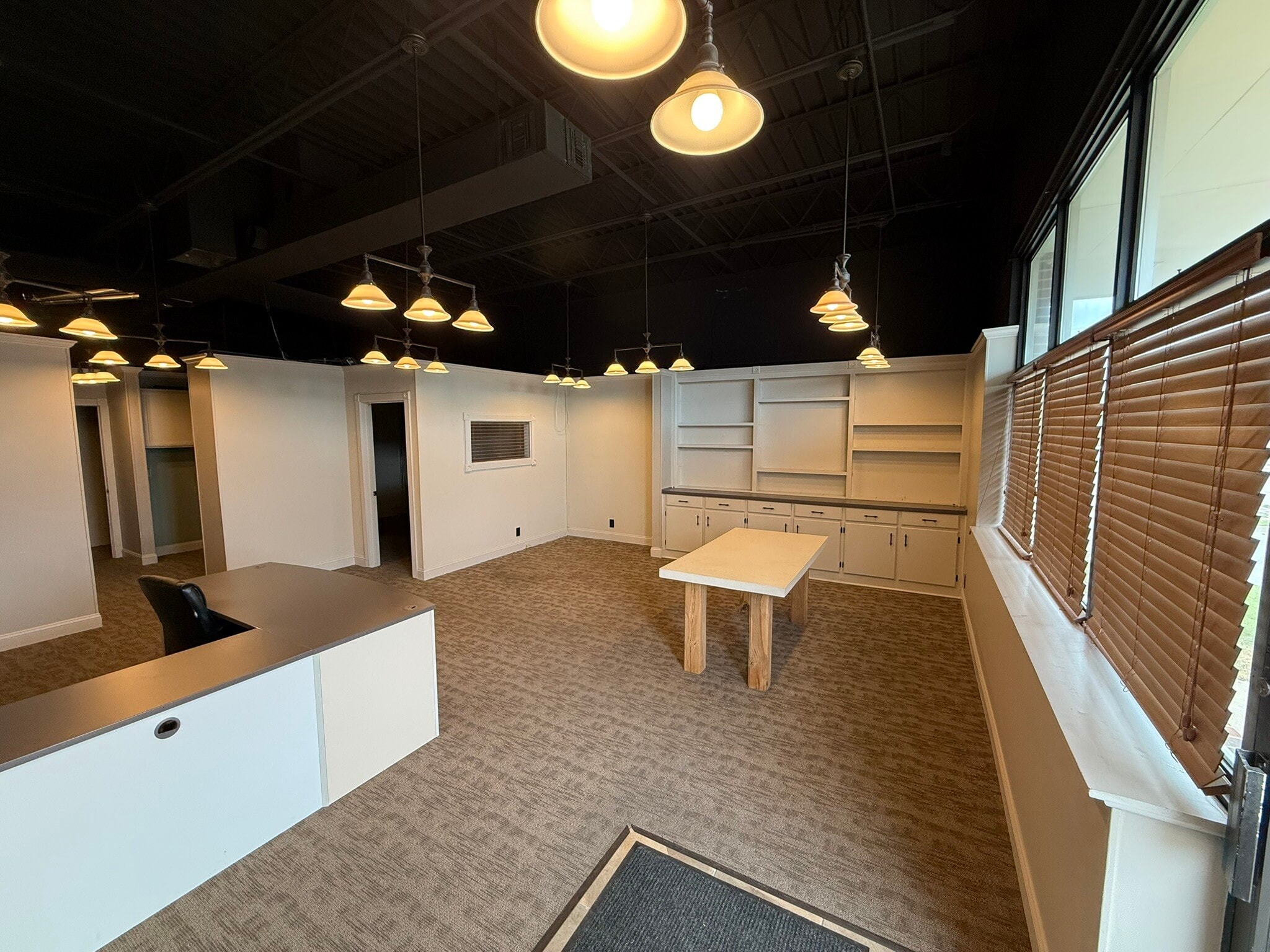 619 Holiday Plz, Lansing, KS for lease Interior Photo- Image 1 of 5