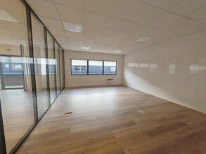 3 Rue Charles Cordier, Ferrières-en-Brie for lease Interior Photo- Image 2 of 6