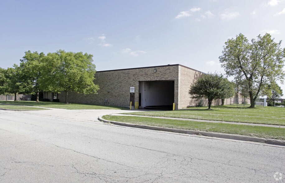 3655 Illinois Ave, Saint Charles, IL à vendre - Photo principale - Image 1 de 5